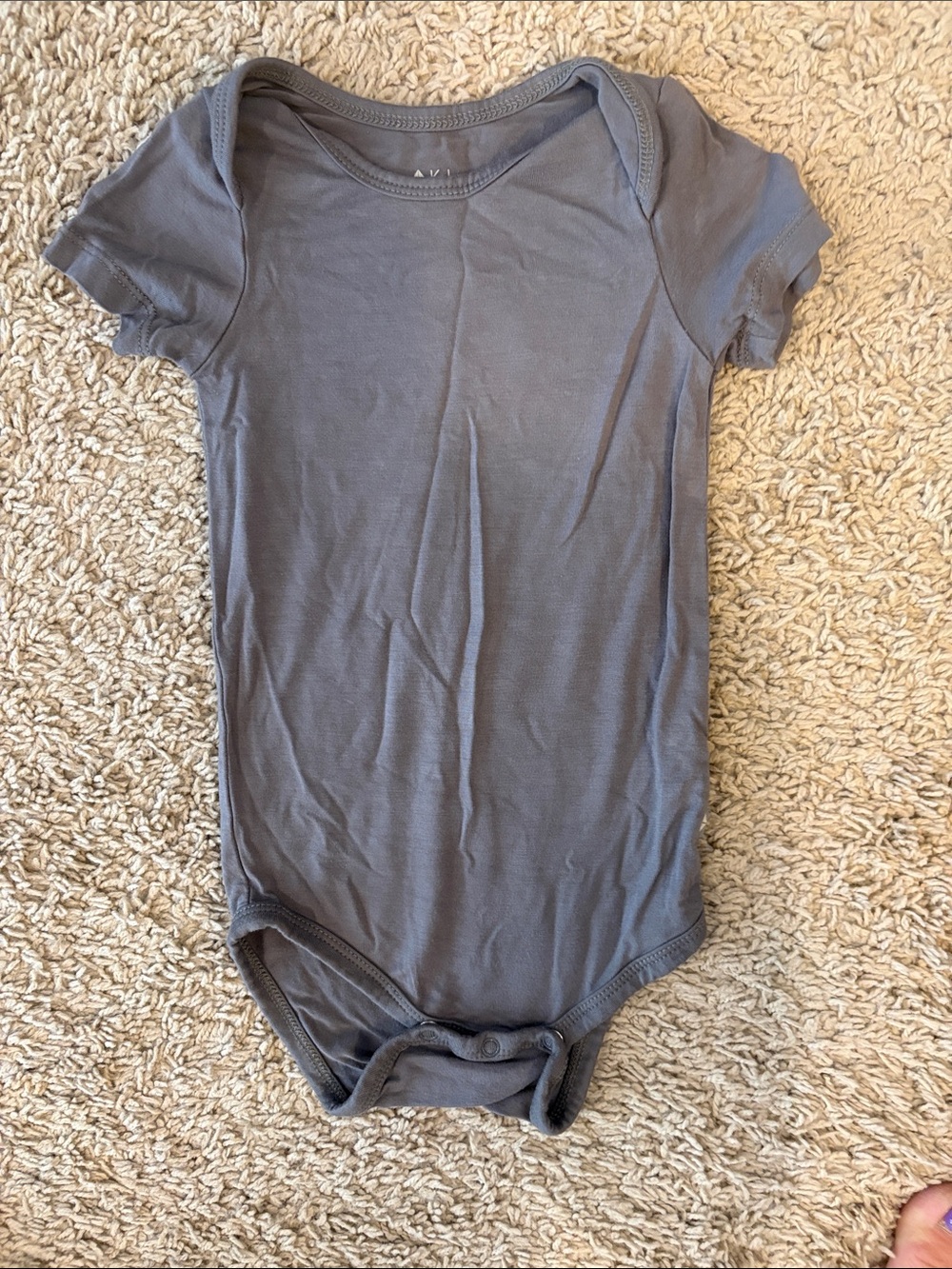 Kyte BABY Bamboo Short-Sleeve Bodysuit in Slate. Size- 12-18 mos. NWOT. Unisex.